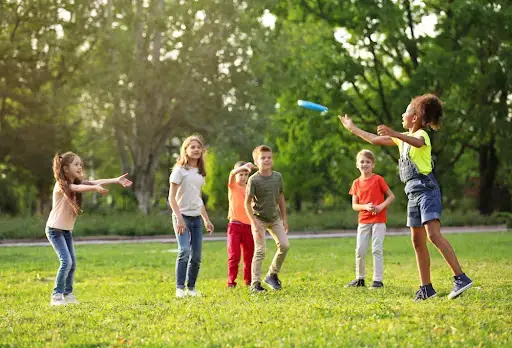 10 Exciting Frisbee Games For Kids That Can Be Played In The Backyard - Outdoors
