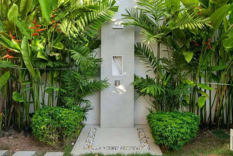 Outdoor Shower Fixtures Buying Guide — What To Consider 6695