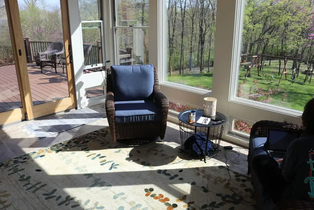 Small-Sunroom-Furniture