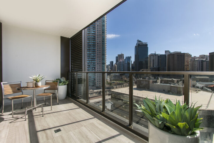 High Rise Lounge Railing Balcony Railing Ideas - Beautiful and Functional